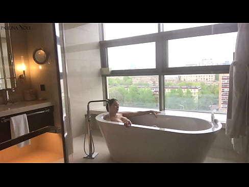 ❤️ Geweldige babe wat passievol haar poesie in die badkamer afruk ❌ Fok video op af.makesexnotwar.ru ️❤